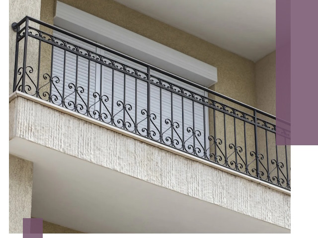 Балконные ограждения из металла и стекла в Щекине для домов