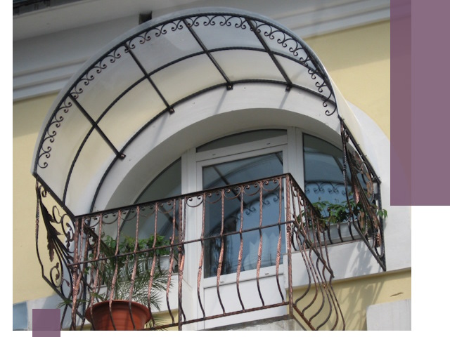 Козырьки над балконом в Щекине — изготовление и монтаж