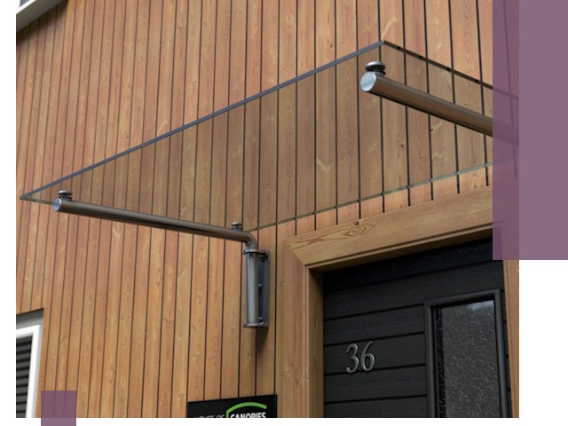 Стеклянные козырьки на входы и фасады в Щекине