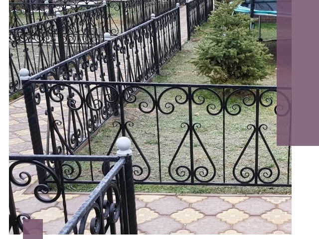 Кованые газонные ограждения под ключ в Щекине